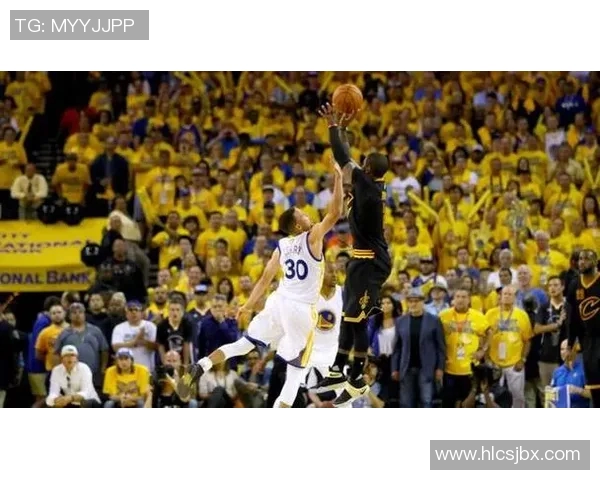 库里又创新纪录！比詹姆斯快1500场，三分球为何如此精准？